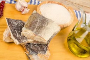 Bacalao seco desalado.