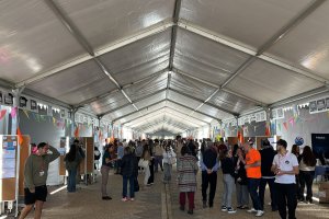 Más de 30 expositores participan en la Feria de las Ideas de la UAL.