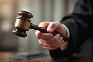 La Justicia avala a los propietarios en caso de ocupación ilegal de vivienda.