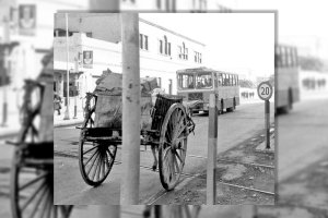El carro de la basura pasando por la antigua Avenida de Vivar Téllez (hoy Cabo de Gata).
