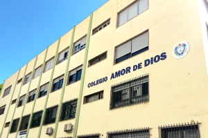 Fachada del colegio Amor de Dios.