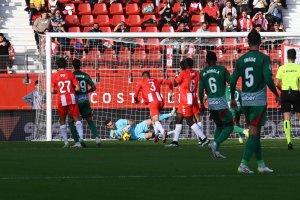 Fernando fue titular en el partido de la primera vuelta que se saldó con victoria del Almería por 2-1.