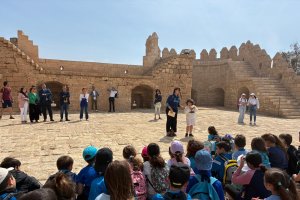 Encuentro literario para alumnos de Huércal de Almería en la Alcazaba.
