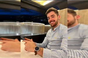 Diego Martínez en uno de sus restaurantes favoritos de Almería.