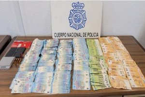 Dinero en efectivo incautado.