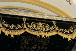 Bordado de la bambalina del palio del Consuelo.