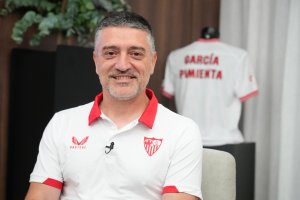 García Pimienta se marcha del Sevilla FC pese a que tenía contrato hasta junio de 2027.