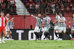 Arrasó el Castellón para llevarse los tres puntos del Mediterráneo por un contundente 2-5.