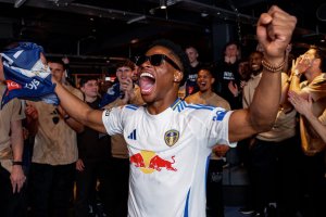 Ramazani fue el líder de la fiesta de un Leeds United que consigue el ascenso y brillará en la Premier League.