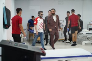 La última visita de Turki Al-Sheikh al vestuario del Almería.