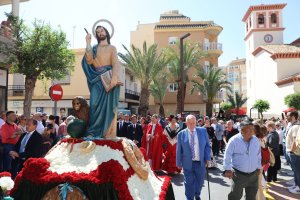 Inicio de la Procesión-Romería de San Marcos en El Ejido junto a la iglesia parroquial.
