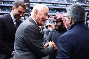 Turki Al-Sheokh es una estrella en el mundo del boxeo.