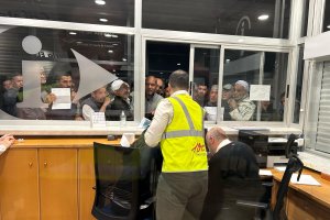 Imagen de anoche en la Estación Marítima del Puerto de Almería