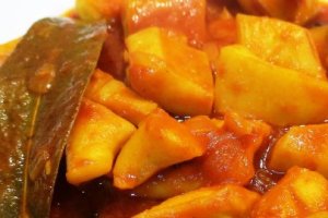 Jibia en salsa, receta almeriense.