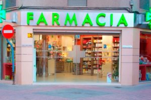 foto fachada de una farmacia
