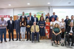 Foto de familia de la primera edición de los 'Premios por la Empleabilidad Social'.