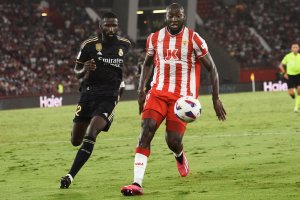 Ibrahima Koné y Antonio Rüdiger en el partido contra el Real Madrid la temporada pasada en Primera División.