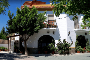 Bar-restaurante de la piscina municipal.