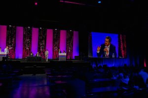 Dr. Joaquín Fernández, durante su participación en el Congreso ASCRS, celebrado en Los Ángeles, (USA).
