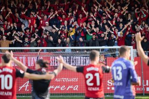 La familia 'jabata' puede cerrar una temporada histórica pero el Almería intentará impedirlo el domingo.