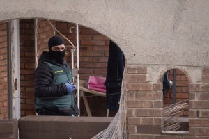 Imagen de archivo de un agente de la Guardia Civil durante un operativo policial.