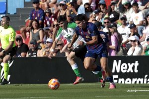Víctor García hasta el último de sus días dando el callo con el Eldense.