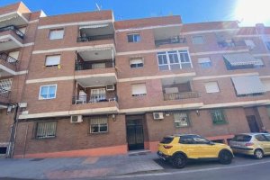 Vivienda en la calle Genoveses que se vende por 46.700 euros.