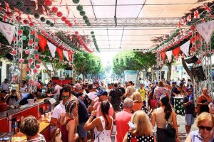 Imagen de archivo de los ambigús del mediodía en el Paseo de Almería