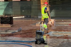 Trabajadores en la primera fase de las obras del Paseo de Almería