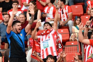 La afición del Almería no se rinde y quiere ir al Carlos Tartiere para buscar una remontada increíble.