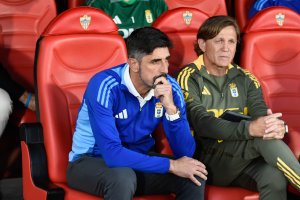 Paunovic fue uno en sala de prensa del Estadio de los Juegos Mediterráneos y otro en el vestuario