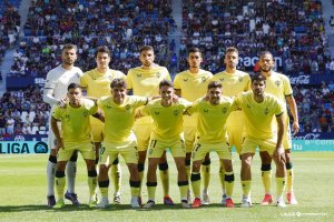 El estreno de la camiseta amarilla en Valencia acabó en paliza (4-2) ante el Levante.
