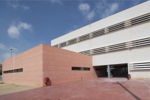 Fachada del IES Villa de Vícar, donde se ofrecerá este nuevo módulo.