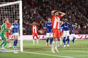 Chumi y Édgar, con las manos en la cabeza, en el Almería-Oviedo.