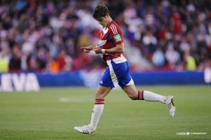 Gonzalo Villar celebrando el gol que le hizo al Almería en Los Cármenes.