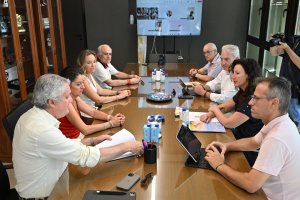 Autoridades reunidas de urgencia ante este hallazgo.