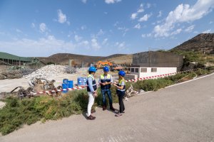 Visita de Antonio Urdiales a los primeros trabajos en marcha en la planta
