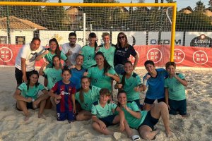 El equipo del Poli Aguadulce celebrando el ascenso después de la concentración de Jaén.