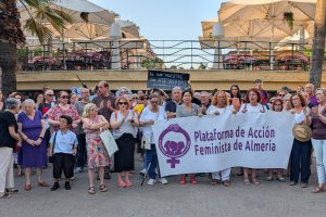 Manifestación en repulsa al asesinato de Josefina en el Barrio San Luis.