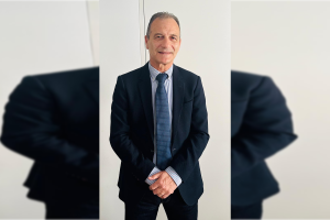 El Dr. Bartolomé García Pérez, Jefe de Medicina Interna en el Hospital Virgen de la Arrixaca.