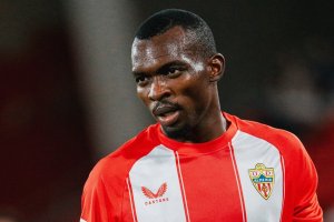 El lateral mozamquiqueño de 27 años no seguirá en Segunda y peleará por jugar Champions League con el Pafos FC.