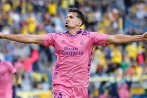 El nuevo lateral izquierdo del Almería iniciará la pretemporada el próximo 14 de julio en el Mediterráneo.