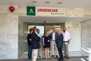 Las autoridades visitan el SUAP de Roquetas de Mar.
