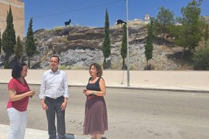 Visita del subdelegado del Gobierno, José María Martín, para conocer el proyecto de la nueva residencia de mayores de Cantoria.