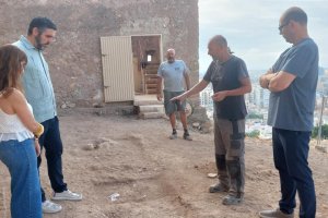 Visita a los trabajos de las Murallas de San Cristóbal por parte del delegado de Cultura, Juan José Alonso