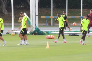 Los seis jugadores que entrenaron durante la mañana del jueves en el Anexo del Mediterráneo.