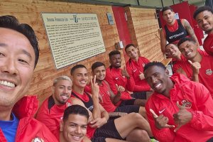 El fisioterapeuta del equipo subió la foto con los brasileños, incluido Kaiky Fernandes. Luego la borró.