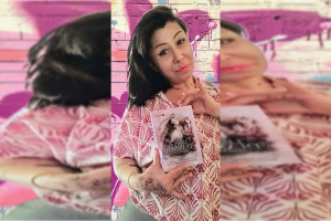 Vanessa Marín con su último libro, publicado por la editorial almeriense Círculo Rojo.