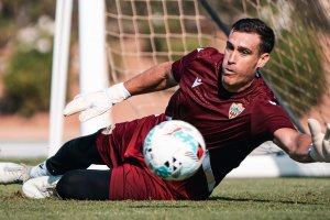 Fernando Martínez tiene nueva competencia en portería con la llegada de su paisano Andrés Fernández.