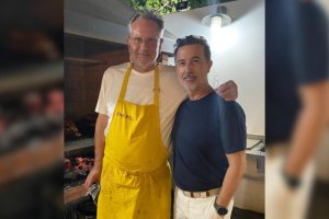 Sean Hepburn y Francisco García compartieron en la Finca Maltés una noche de barbacoa y amigos.